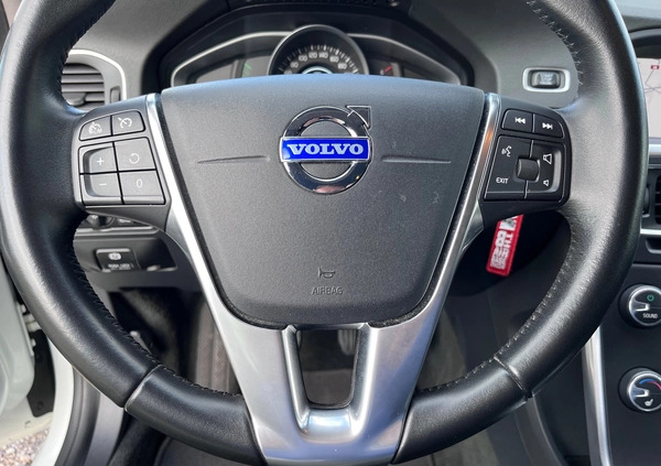 Volvo V60 cena 40900 przebieg: 253000, rok produkcji 2013 z Warszawa małe 781